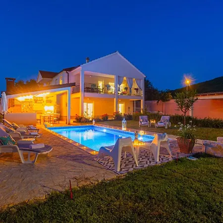 Kalura Villa Klanac (Split-Dalmatia)